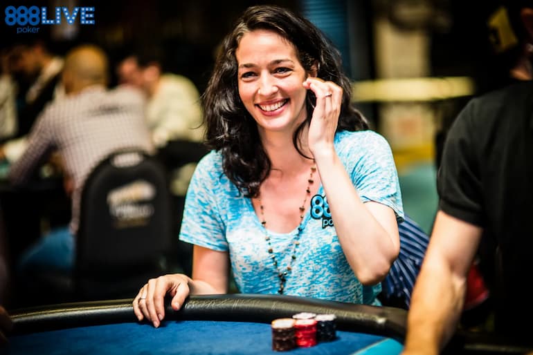 Kara Scott durante un torneo di 888poker