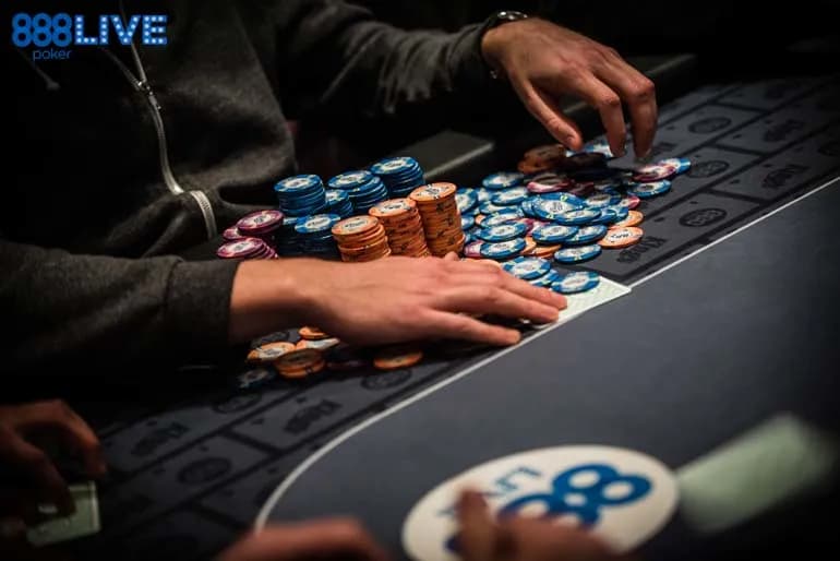 Cosa dice la Bibbia sul poker? Ama il prossimo tuo