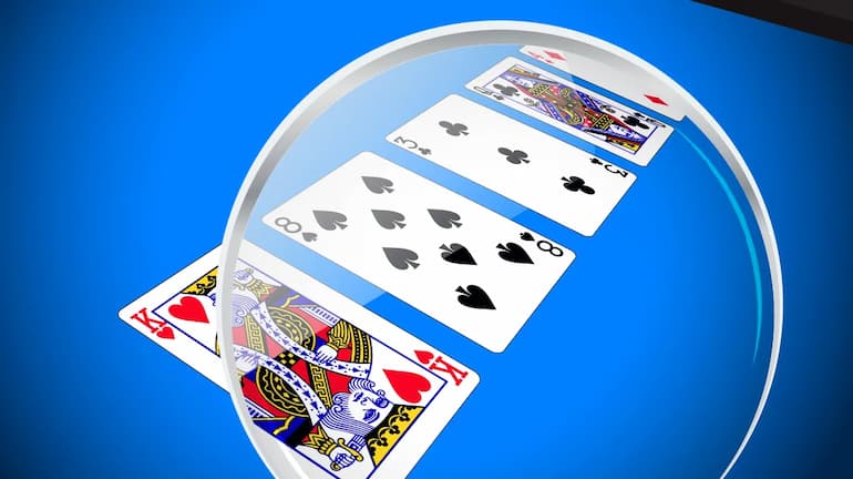 Lente di ingrandimento sul poker