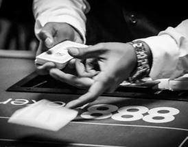 Essere squali a poker