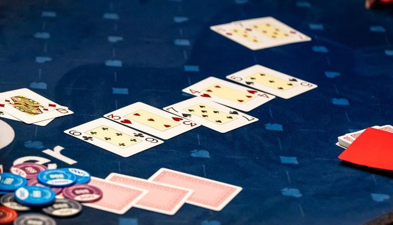  Progetto di scala bilaterale aperta