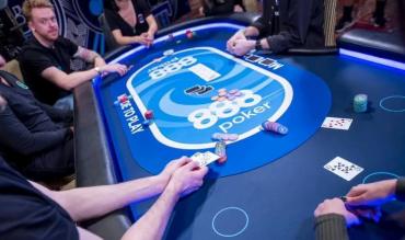 Un tavolo di 888poker